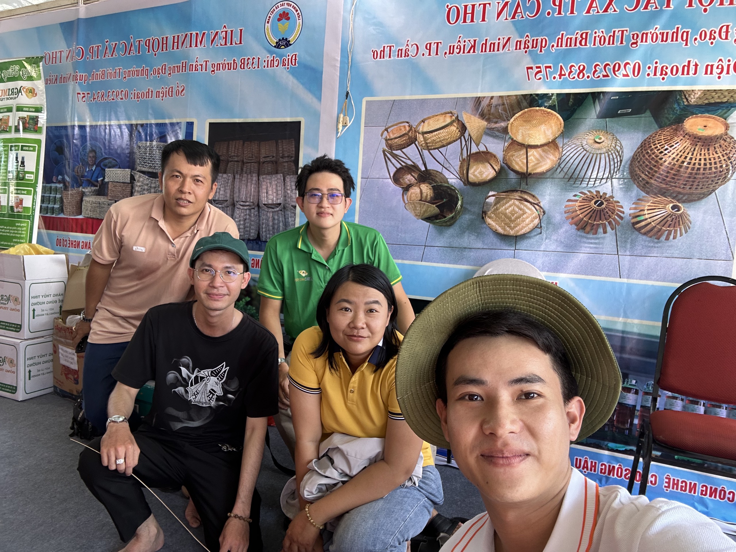 z6379885239092_ed287947d790c78e412feb4e1c8567a5