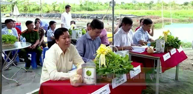 z7147459620094_1a3d104132becdd8306840937fc6c9fb